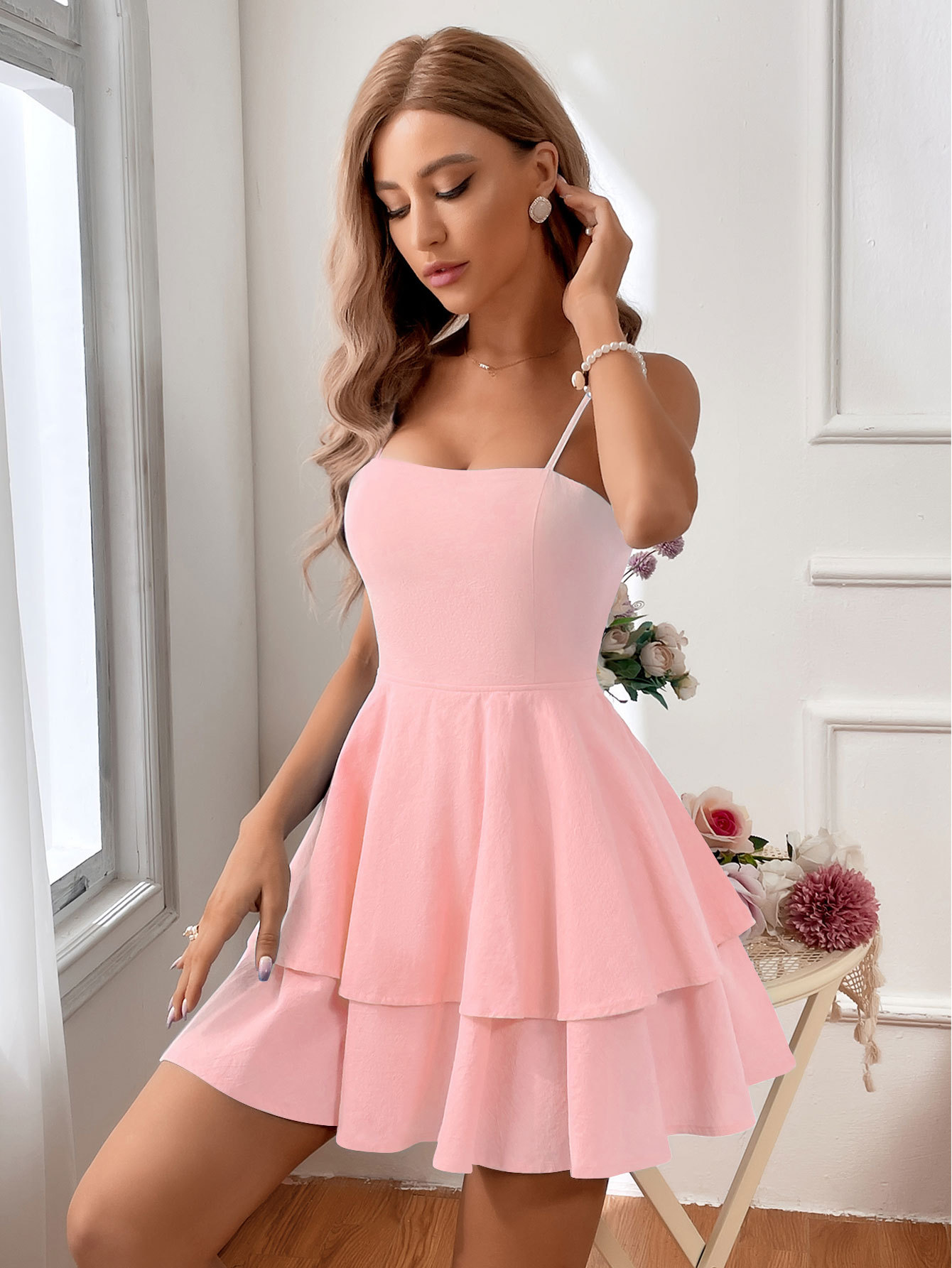 Vestido Curto Alça Decote Quadrado com Laço