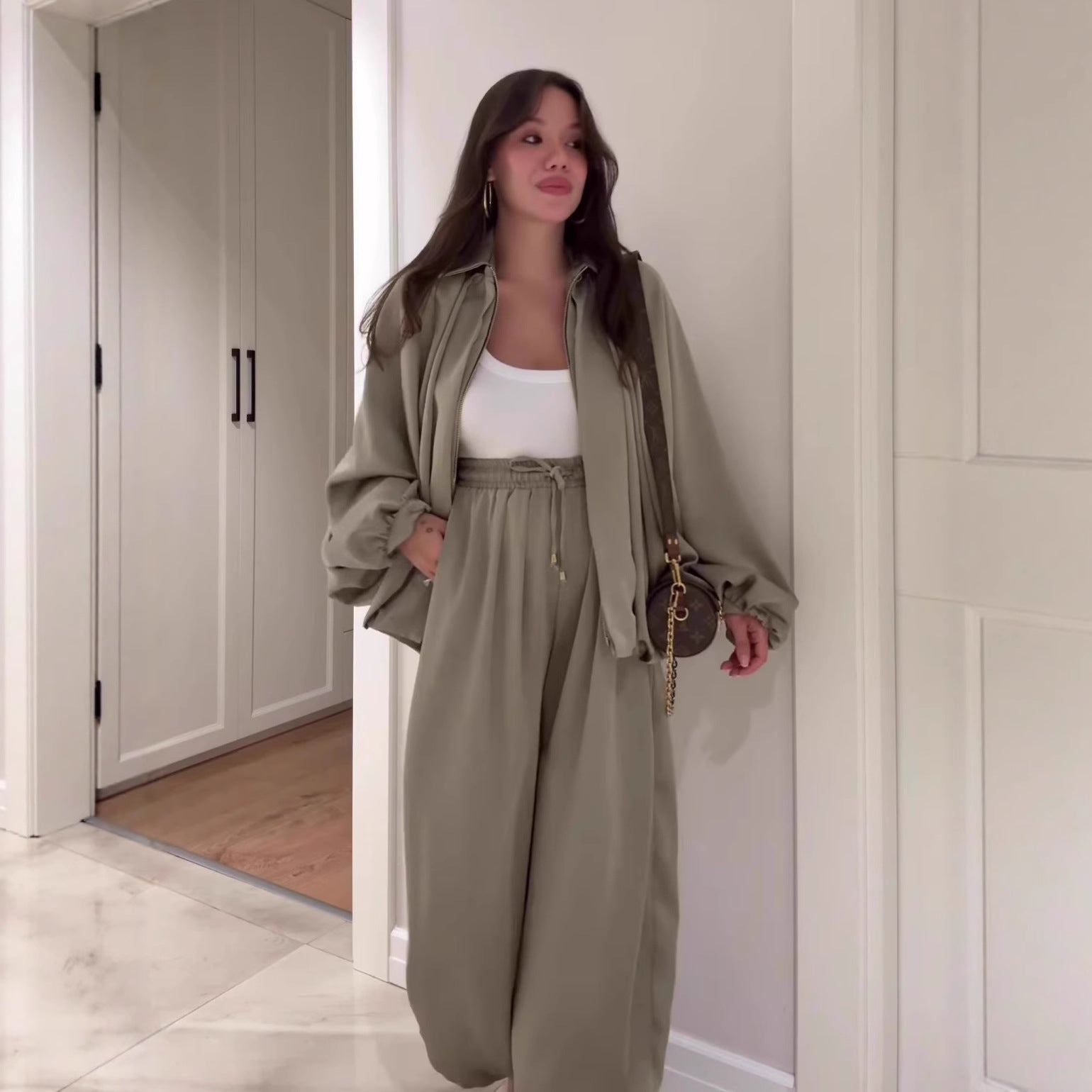 Conjunto Jaqueta Gola Virada com Calça Longa