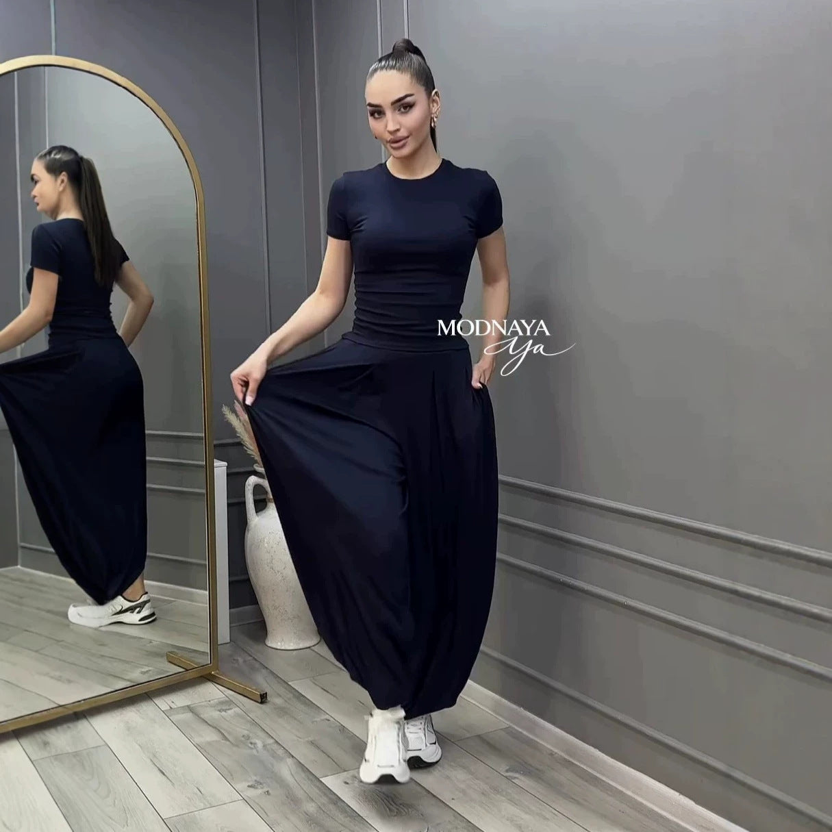 Conjunto T-shirt Manga Curta com Calça Wide Leg