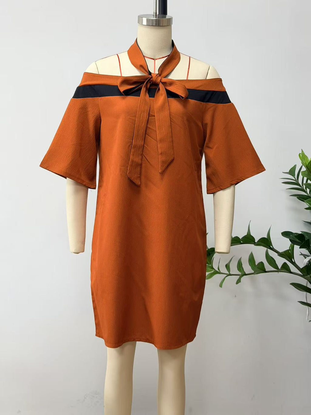 Vestido Ombro Único com Laço